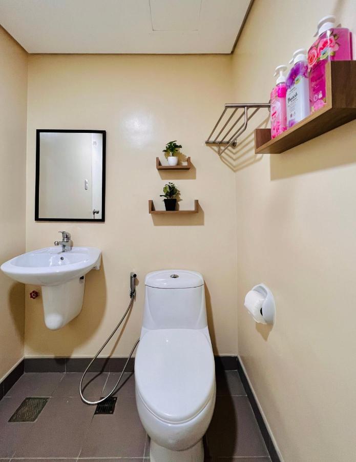 * *P Fantastic 2Br Option For 8 Apartment Iloilo City Ngoại thất bức ảnh