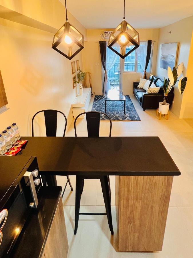 * *P Fantastic 2Br Option For 8 Apartment Iloilo City Ngoại thất bức ảnh