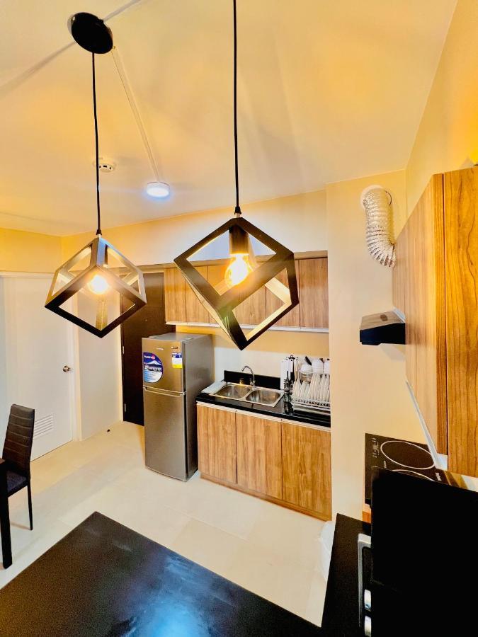 * *P Fantastic 2Br Option For 8 Apartment Iloilo City Ngoại thất bức ảnh