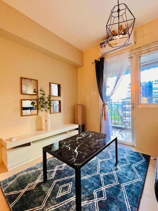 * *P Fantastic 2Br Option For 8 Apartment Iloilo City Ngoại thất bức ảnh